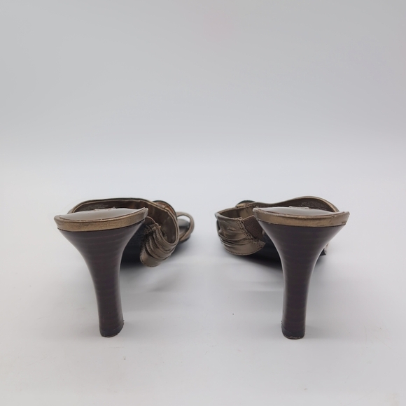 Bandolino Judith Gold Sz 7.5 Women's Heels - Picture 5 of 8